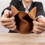 Come affrontare i debiti quando non hai più soldi